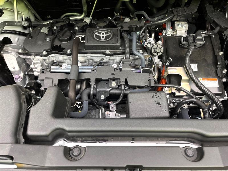 2025 Toyota Voxy 6AA-ZWR90W (UW-6aaf518739b6e)[4]