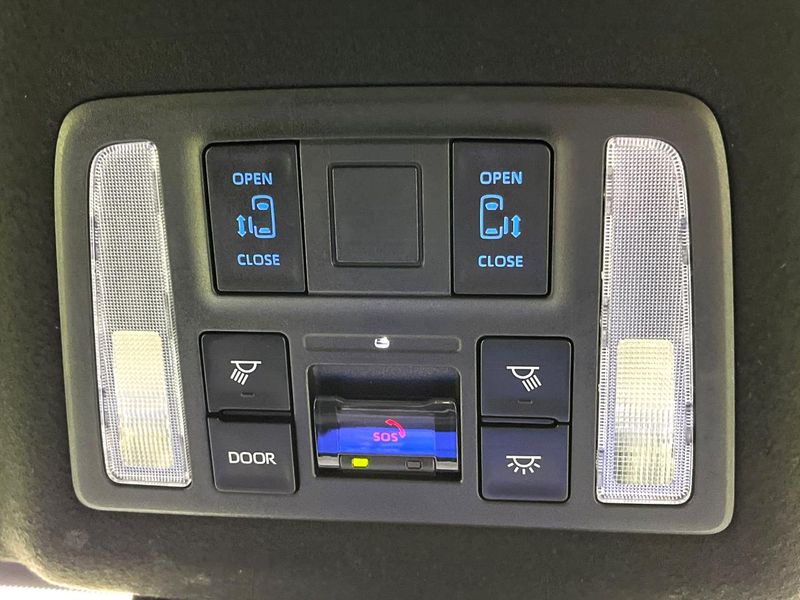 2025 Toyota Voxy 6AA-ZWR90W (UW-6aaf518739b6e)[24]