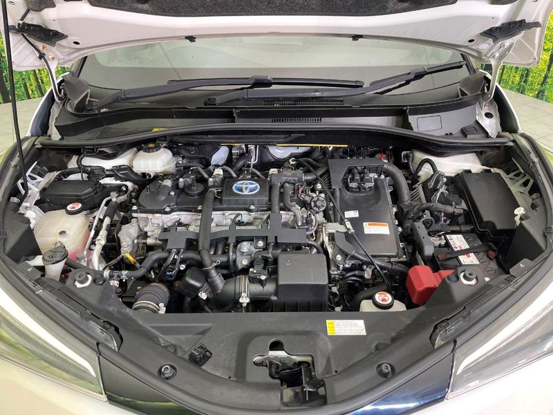 2017 Toyota C-HR DAA-ZYX10 (UW-6aaf518c22f09)[4]