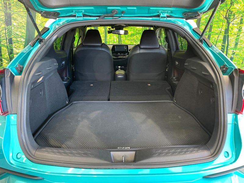 2018 Toyota C-HR DAA-ZYX10 (UW-6aaf518fdcb02)[15]