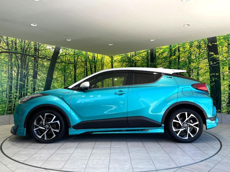 2018 Toyota C-HR DAA-ZYX10 (UW-6aaf518fdcb02)[9]
