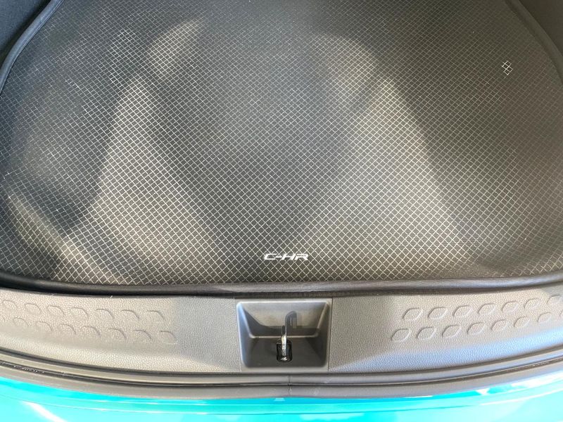 2018 Toyota C-HR DAA-ZYX10 (UW-6aaf518fdcb02)[16]