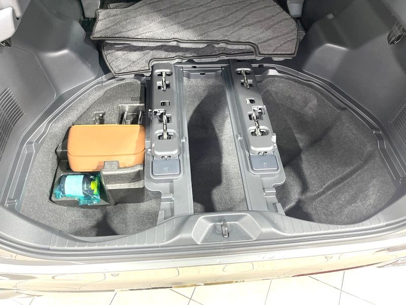 2025 Toyota Vellfire Hybrid 6AA-AAHH40W (UW-6ab09e7b77a20)[19]