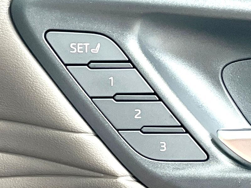2025 Toyota Vellfire Hybrid 6AA-AAHH40W (UW-6ab09e7b77a20)[12]