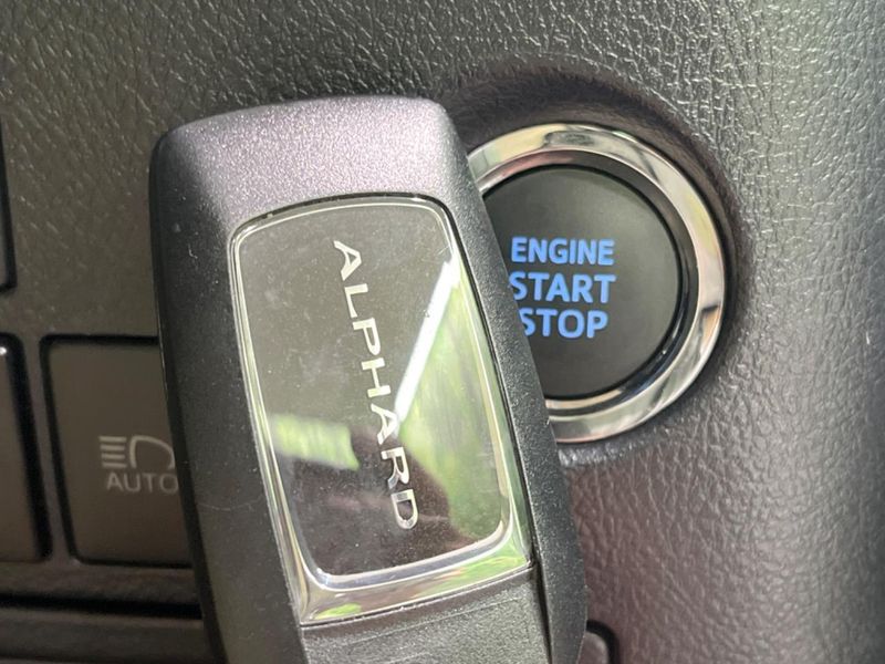 2020 Toyota Alphard 3BA-AGH30W (UW-6ab09e97bf7b0)[23]