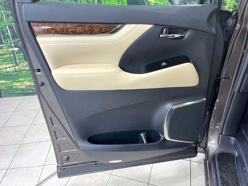 2020 Toyota Alphard 3BA-AGH30W (UW-6ab09e97d2674)[21]