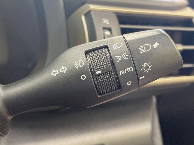 2016 Lexus RC DAA-AVC10 (UW-6ab09eb636c27)[27]