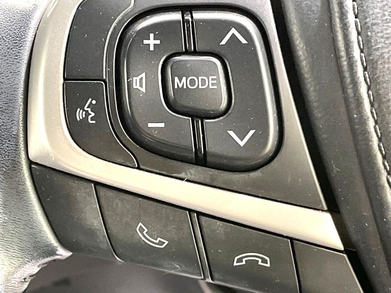 2018 Toyota Harrier Hybrid DAA-AVU65W (UW-6ab09eb8da9bb)[18]