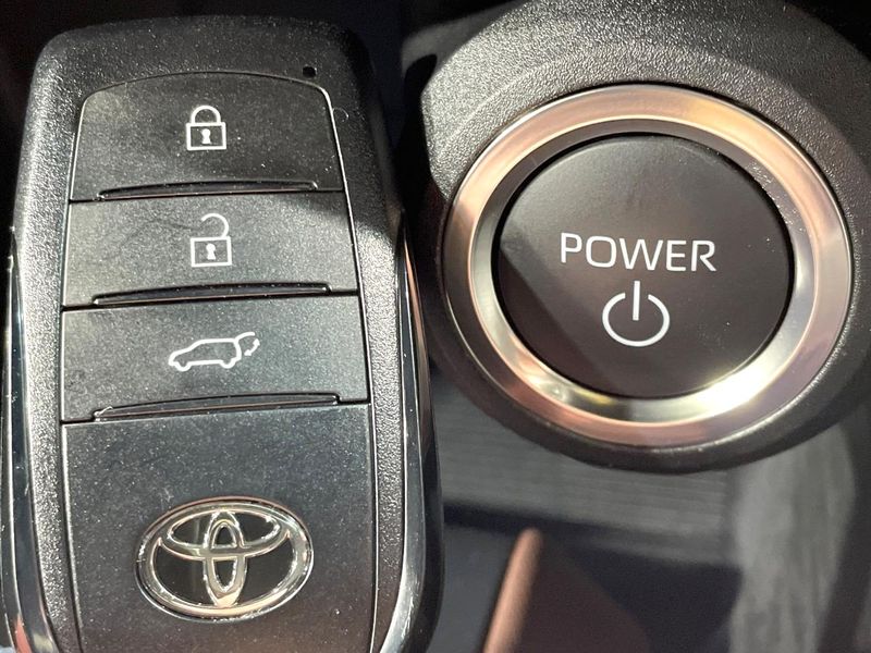 2025 Toyota Harrier Hybrid 6AA-AXUH80 (UW-6ab09ecf77313)[27]
