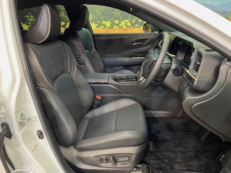 2024 Toyota Crown Sports 6AA-AZSH36W (UW-6ab09ee30a7aa)[27]