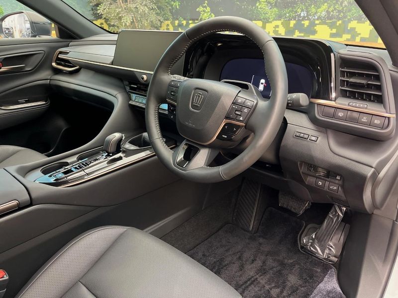 2024 Toyota Crown Sports 6AA-AZSH36W (UW-6ab09ee30a7aa)[13]