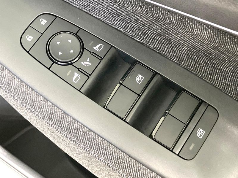 2022 Nissan Aura 6AA-FE13 (UW-6ab09f5aa2234)[12]