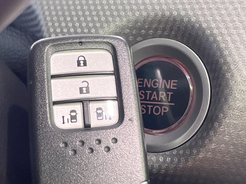 2018 Honda Freed Plus DBA-GB5 (UW-6ab09f697ddd0)[23]
