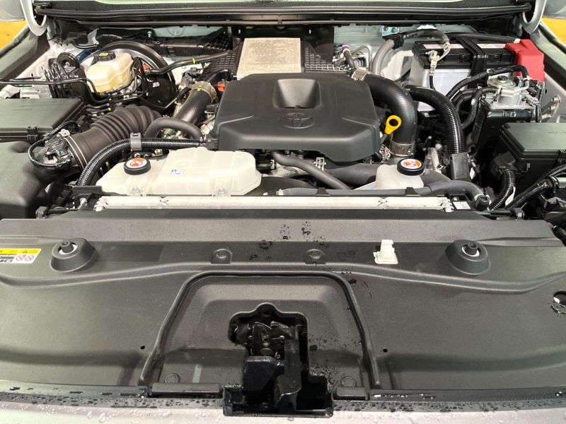 2025 Toyota Land Cruiser 250 3DA-GDJ250W (UW-6ab09f77d91c5)[15]
