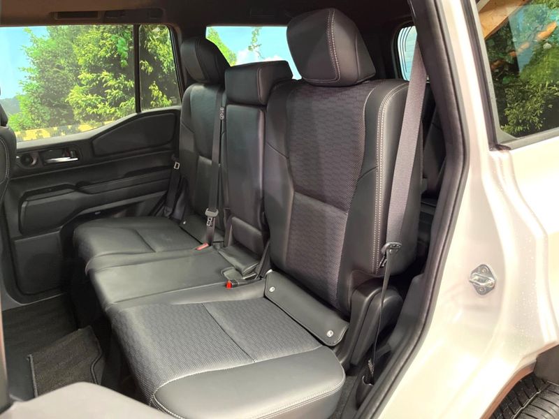 2025 Toyota Land Cruiser 250 3DA-GDJ250W (UW-6ab09f77d91c5)[11]