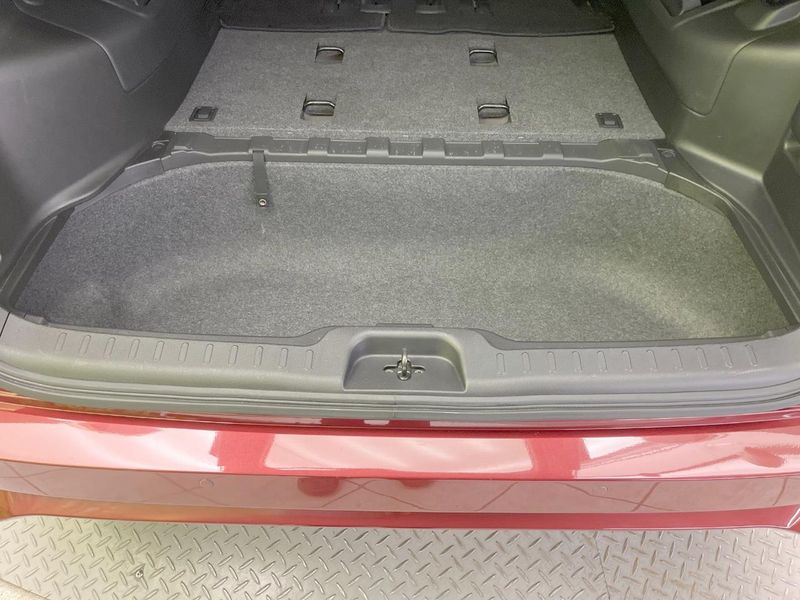 2017 Nissan Serena DAA-GFC27 (UW-6ab09f800f9f3)[16]