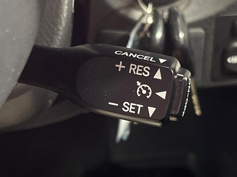2015 Toyota FJ CRUISER CBA-GSJ15W (UW-6ab09fa5d41ba)[28]