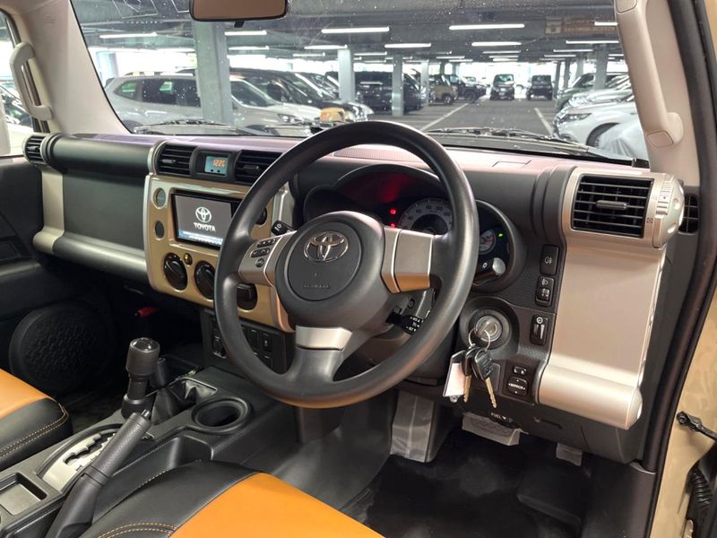 2015 Toyota FJ CRUISER CBA-GSJ15W (UW-6ab09fa5d41ba)[5]