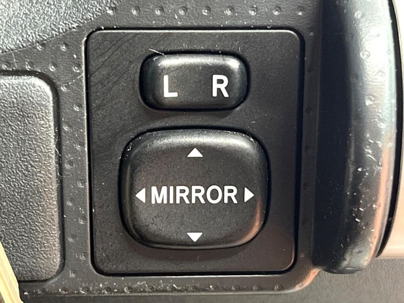 2015 Toyota FJ CRUISER CBA-GSJ15W (UW-6ab09fa5d41ba)[27]