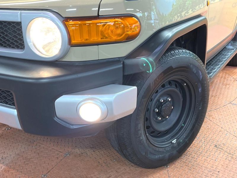 2015 Toyota FJ CRUISER CBA-GSJ15W (UW-6ab09fa5d41ba)[15]