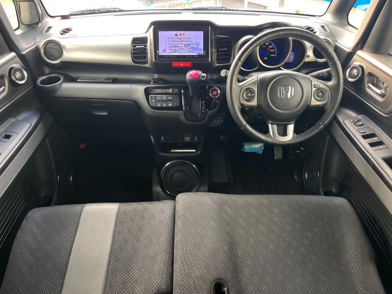 2015 Honda N-BOX Slash DBA-JF1 (UW-6ab0a00737a53)[22]