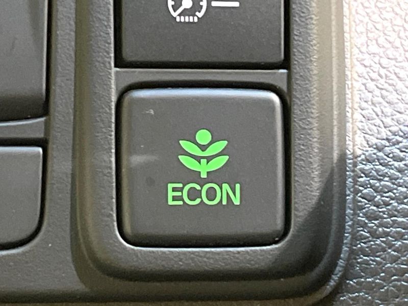 2022 Honda N-BOX 6BA-JF4 (UW-6ab0a02ba0709)[26]