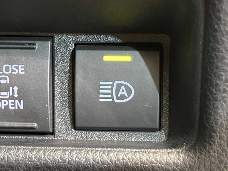 2023 Toyota Sienta 5BA-MXPC10G (UW-6ab0a160c3f5a)[27]