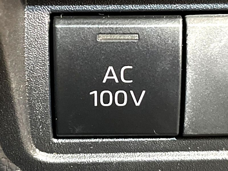 2023 Toyota Yaris 6AA-MXPH15 (UW-6ab0a1643d3c9)[10]