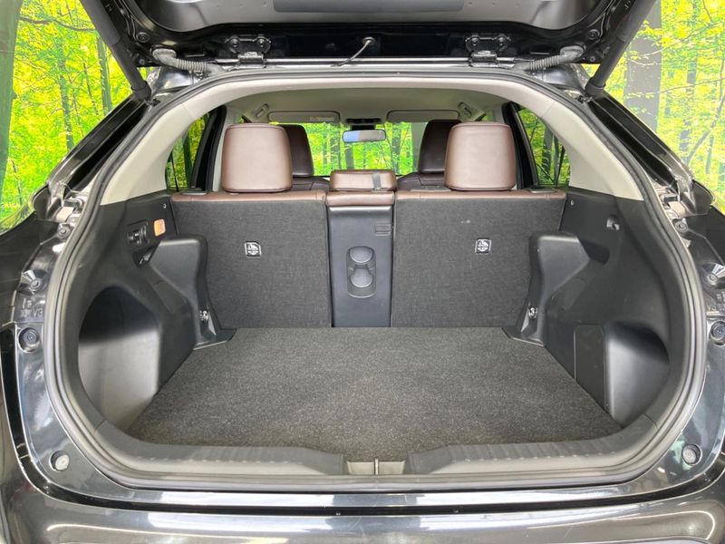 2022 Toyota Yaris Cross 6AA-MXPJ15 (UW-6ab0a1712d88a)[20]