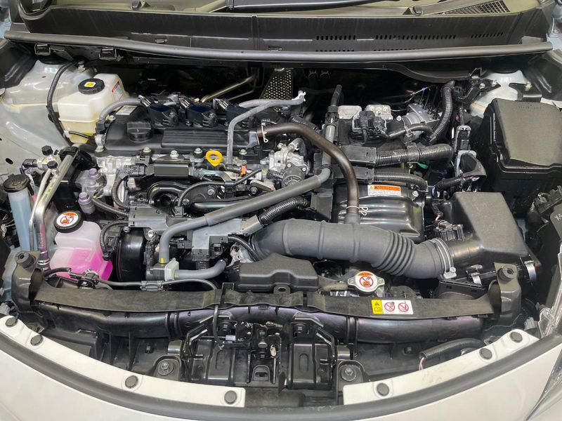 2025 Toyota Aqua 6AA-MXPK11 (UW-6ab0a17809257)[4]
