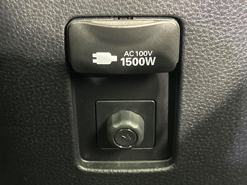 2025 Toyota Aqua 6AA-MXPK11 (UW-6ab0a17809257)[27]