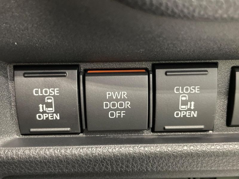 2024 Toyota Sienta 6AA-MXPL10G (UW-6ab0a17d75a9f)[22]