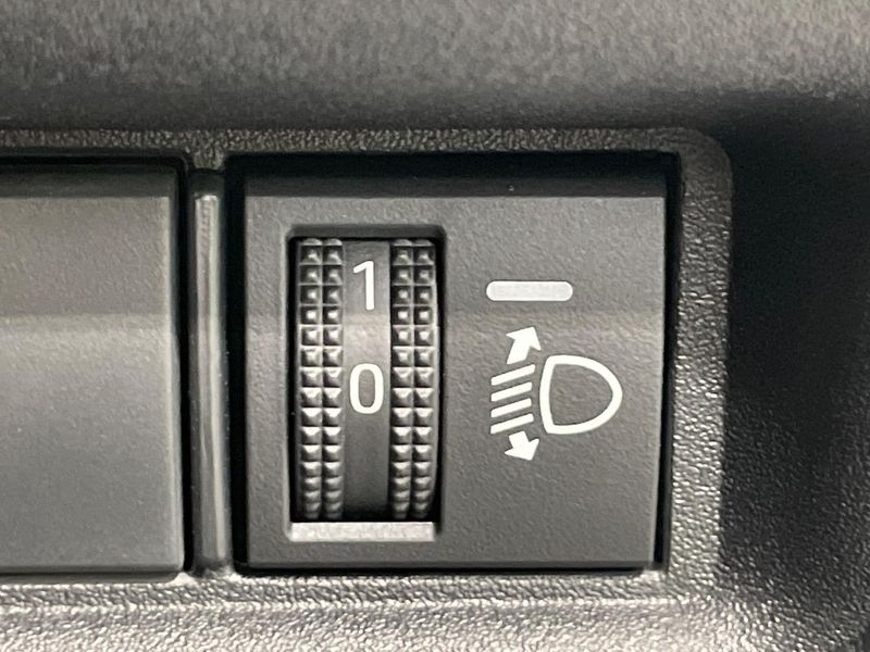 2024 Toyota Sienta 6AA-MXPL10G (UW-6ab0a17d75a9f)[23]
