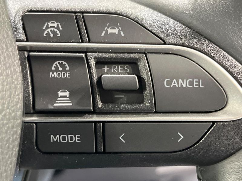 2023 Toyota Voxy 6BA-MZRA90W (UW-6ab0a1a21a312)[27]