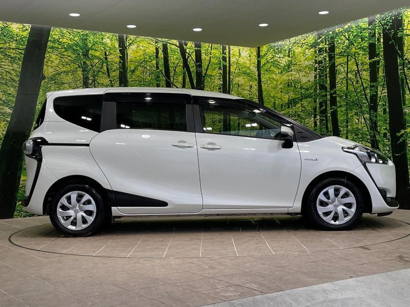 2017 Toyota Sienta DAA-NHP170G (UW-6ab0a1c0d4f37)[24]
