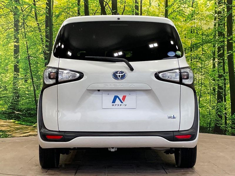 2017 Toyota Sienta DAA-NHP170G (UW-6ab0a1c0d4f37)[26]
