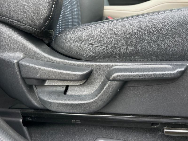 2016 Honda Vezel DAA-RU3 (UW-6ab0a1eac79c7)[23]
