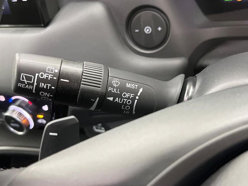2021 Honda Vezel 6AA-RV5 (UW-6ab0a1f240226)[16]