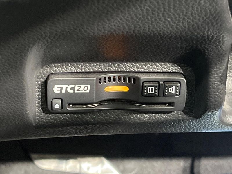 2021 Honda Vezel 6AA-RV5 (UW-6ab0a1f380dcc)[7]