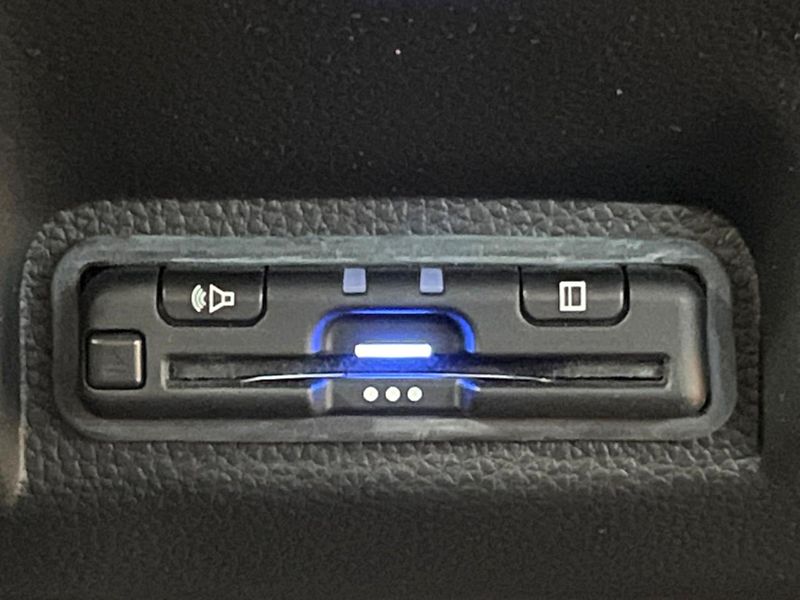 2022 Honda Vezel 6AA-RV5 (UW-6ab0a1f55a3cf)[26]
