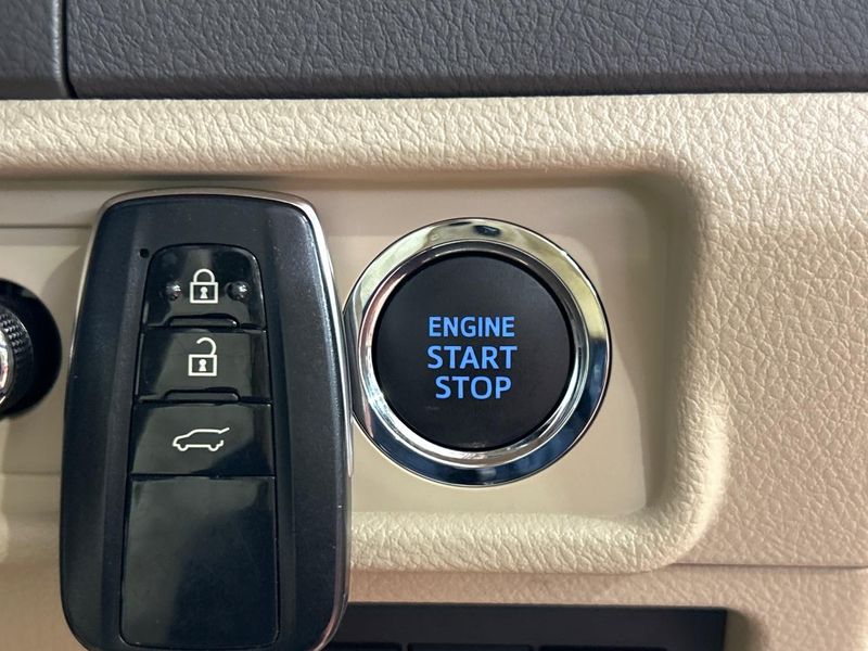 2022 Toyota Land Cruiser Prado 3BA-TRJ150W (UW-6ab0a22bb61ce)[24]