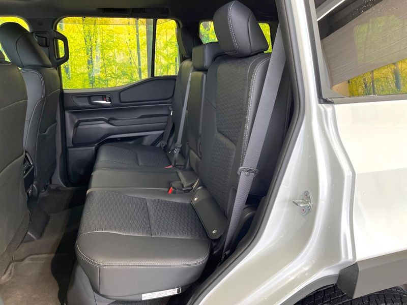 2024 Toyota Land Cruiser 250 3BA-TRJ250W (UW-6ab0a2331bf10)[11]