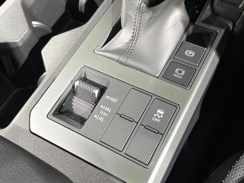 2025 Toyota Land Cruiser 250 3BA-TRJ250W (UW-6ab0a2351e104)[18]