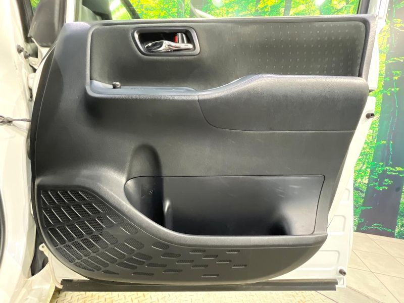 2016 Toyota Voxy DBA-ZRR85G (UW-6ab0a28bf0f24)[17]