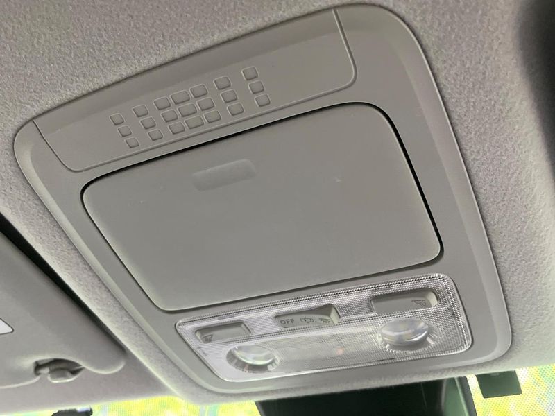 2016 Toyota Voxy DBA-ZRR85G (UW-6ab0a28bf0f24)[21]