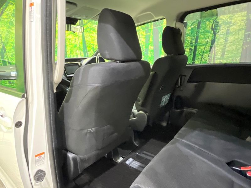 2016 Toyota Voxy DBA-ZRR85G (UW-6ab0a28bf0f24)[10]