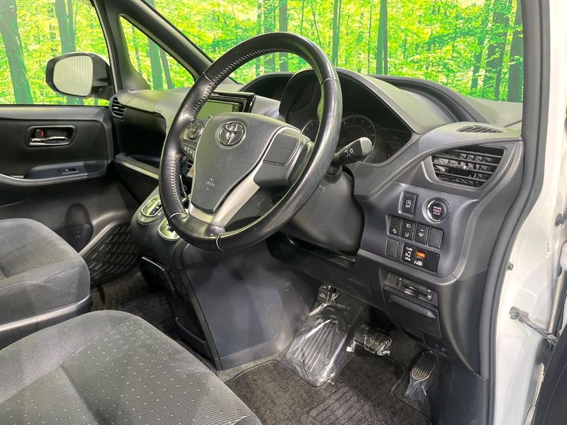 2016 Toyota Voxy DBA-ZRR85G (UW-6ab0a28bf0f24)[16]