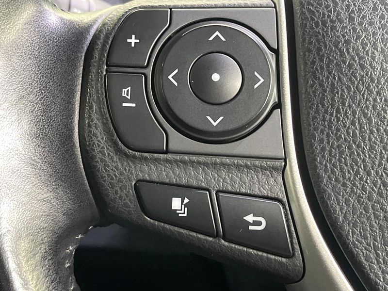 2016 Toyota Voxy DBA-ZRR85G (UW-6ab0a28bf0f24)[25]