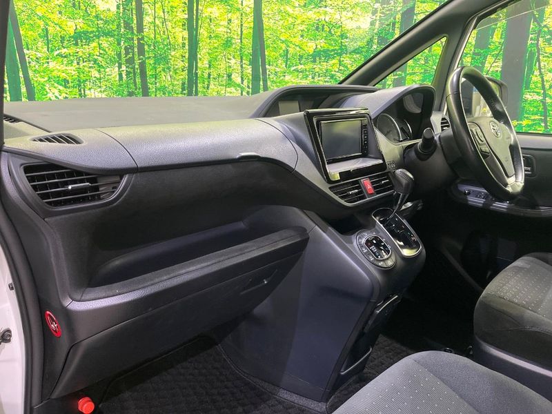 2016 Toyota Voxy DBA-ZRR85G (UW-6ab0a28bf0f24)[11]