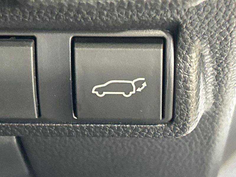 2026 Toyota Corolla Cross 6AA-ZVG13 (UW-6ab0a29b7422a)[10]